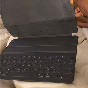 Apple folio case with keyboard